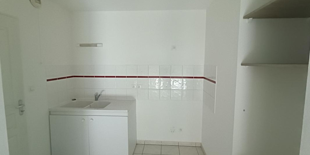 appartement à ST PIERRE DU MONT (40280)
